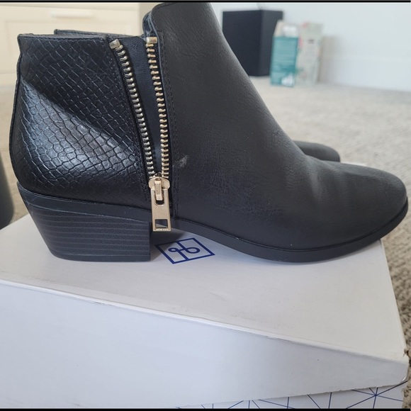 Size 8 Call It Spring Half Zip Boots - Picture 3 of 5